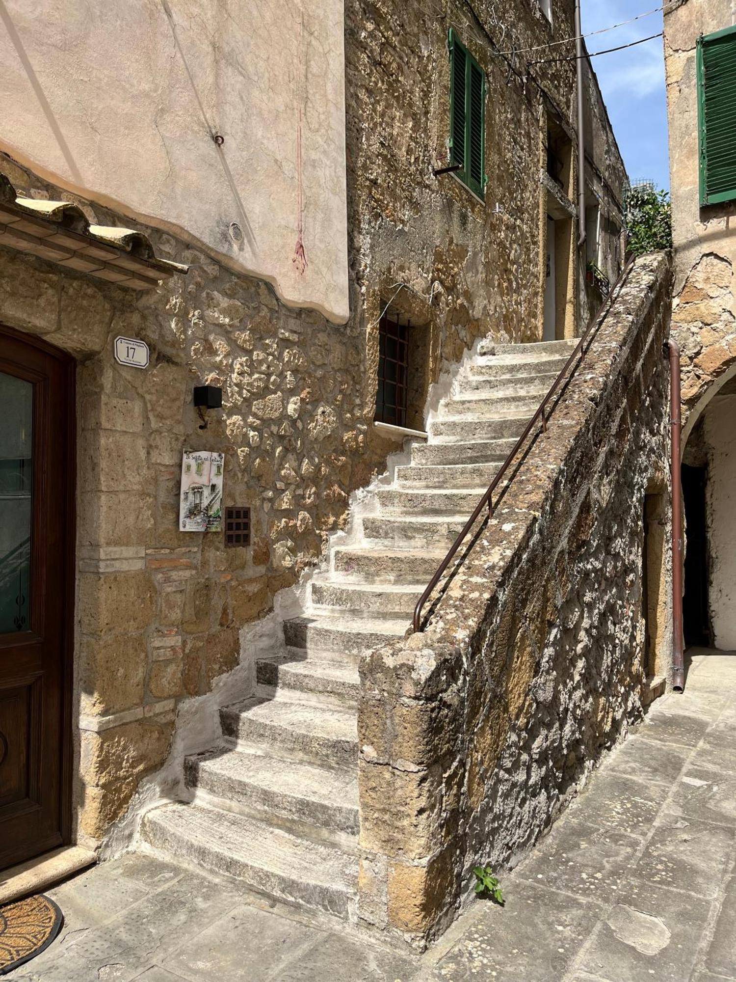 Апартаменты La Soffitta Nel Bastione Питильяно Экстерьер фото